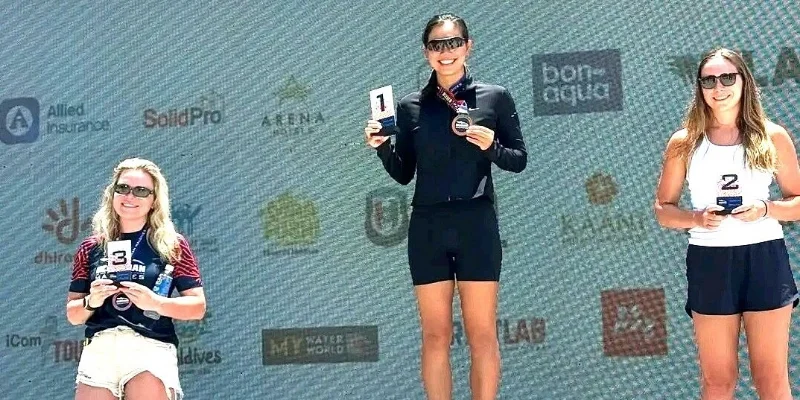 Ánh Viên Vô Địch Giải Bơi Biển Quốc Tế Oceanman Maldives 2026