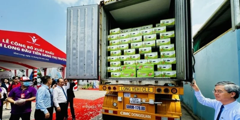 Chi tiết những lô hàng đầu tiên vươn ra biển lớn